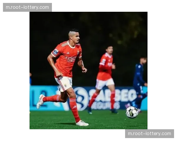 本菲卡4231阵型掌控节奏 高控球率与精准传递成晋级基石